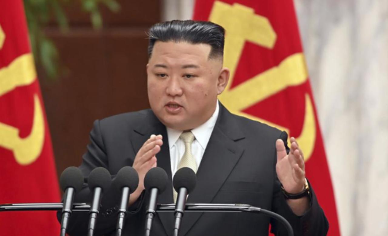 据朝鲜官方媒体（4月11日）报道，朝鲜领导人金正恩强调，朝鲜将进一步发展与