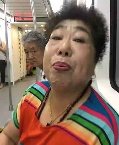 真是一时糊涂！上海，一个原本出了名精打细算的七旬江阿婆，在短短不到半年的时间里，