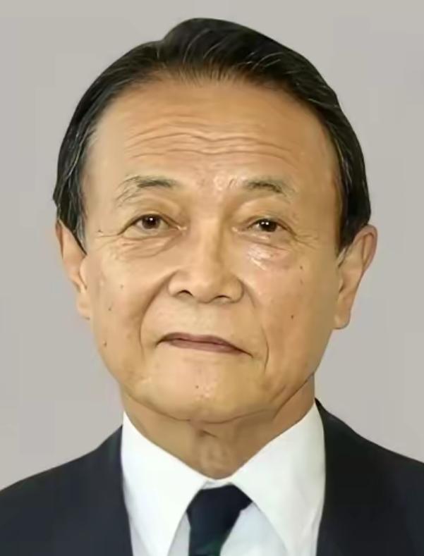 麻生太郎一句话戳破真相：中国该给二战画句号了！日本前首相麻生太郎一句“中国批