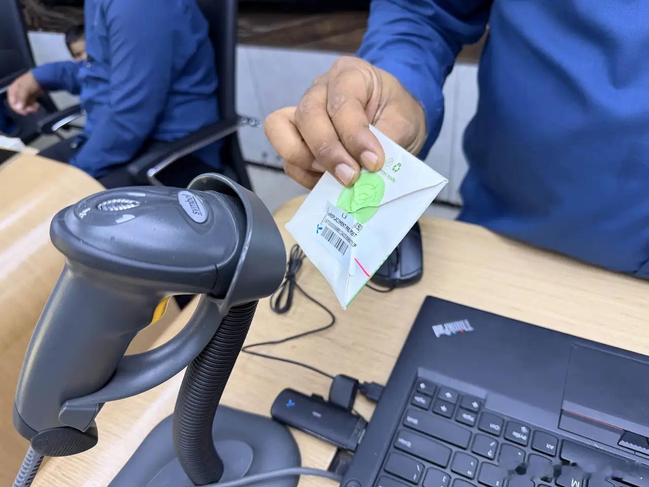 港版iPhoneicon17pro，成功写入eSIM。因为工作在孟加拉，平时