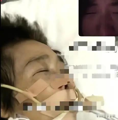 11月26日，襄阳icon一女子和住在ICU室的母亲视频通话，女子清楚的看到母亲