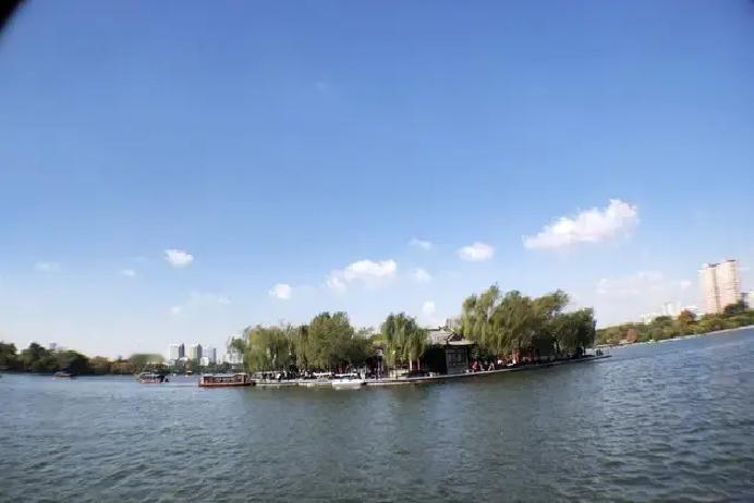 三十后生活压力山大，房贷车贷压身，孩子教育父母养老两头挤，很多人天天纠结得失，内