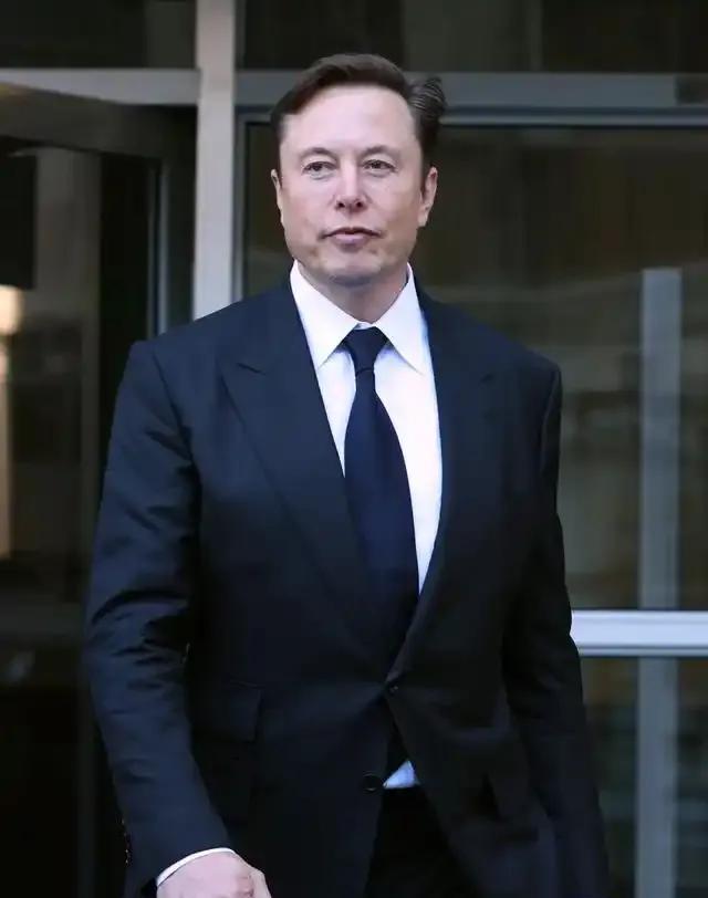 马斯克说：“心智成熟的人不会跟任何人交朋友，朋友是这个世界上最不靠谱的关系，当你