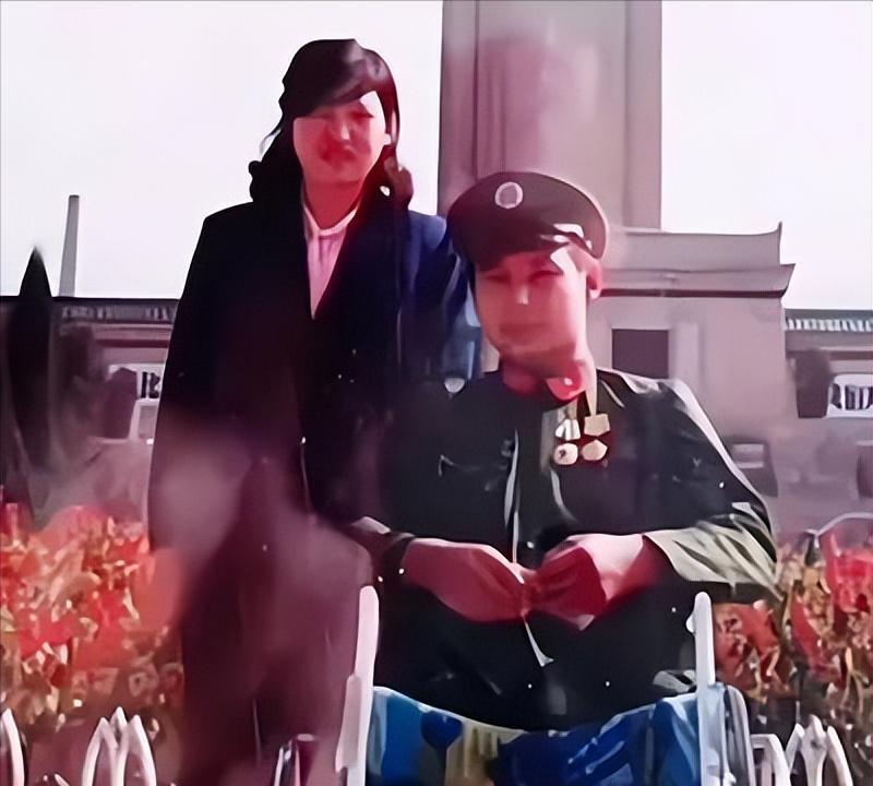 1982年12月9日，老山战士刘庄在执行任务中不幸触雷，人没死，但下半身却被雷击