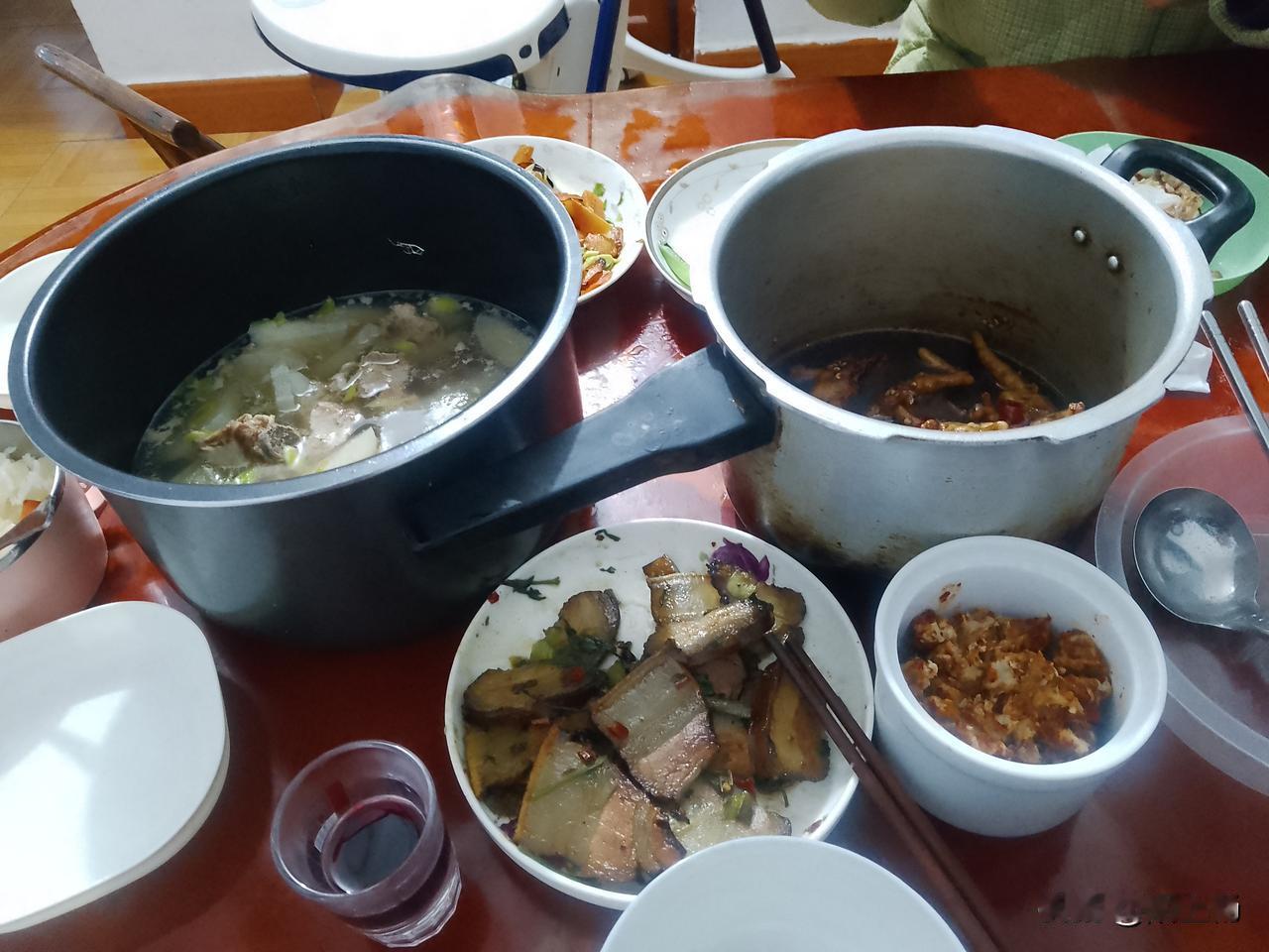 喝酒的习惯明知不好，可就是控制不住，也不想改掉！我低压103，吃药已有十年。家