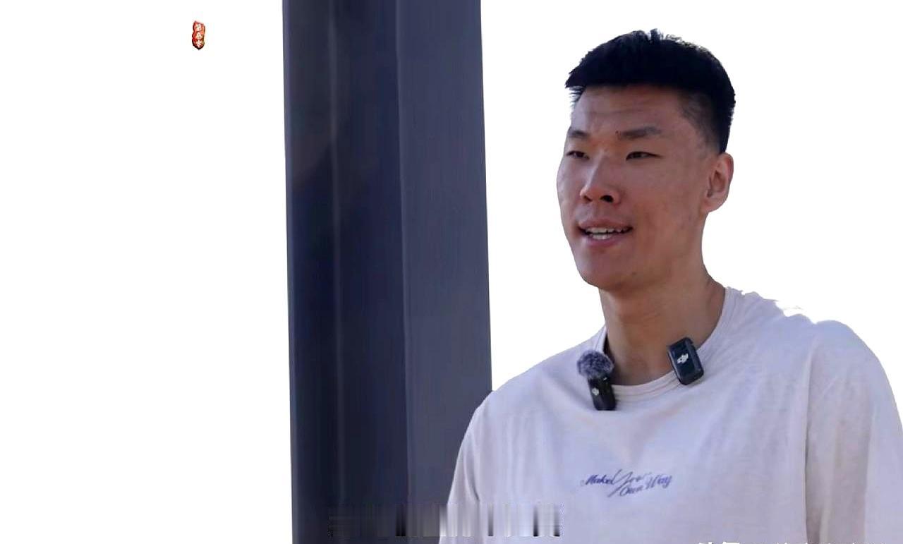 北京男篮这操作，有点意思啊！直接官宣，让自家中锋范子铭跟新来的队长赵睿搞