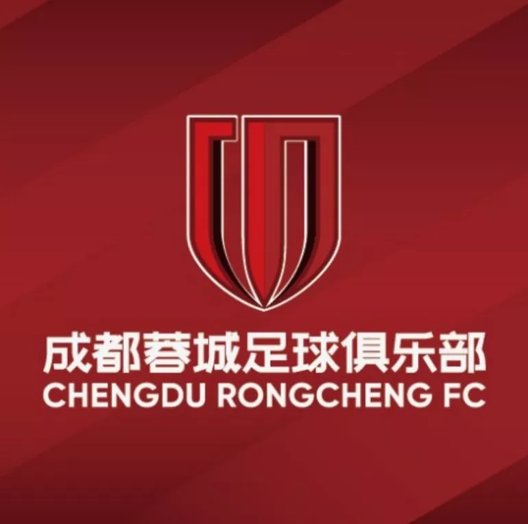 现在可以理解为什么成都蓉城俱乐部不急于和合同还有半年的球员续约了。这个董事长