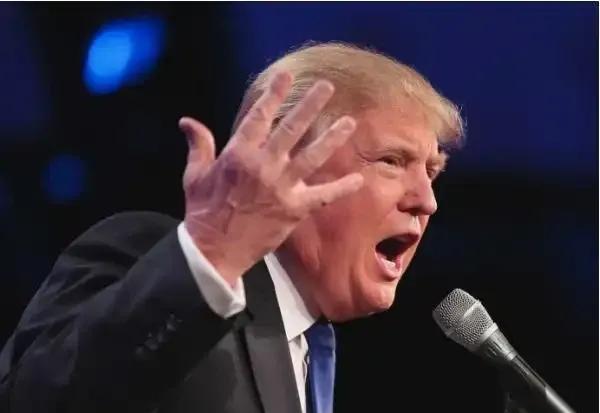 难怪特朗普急了这次神仙来也救不了美国了，不是因为小弟们越来越不听话了