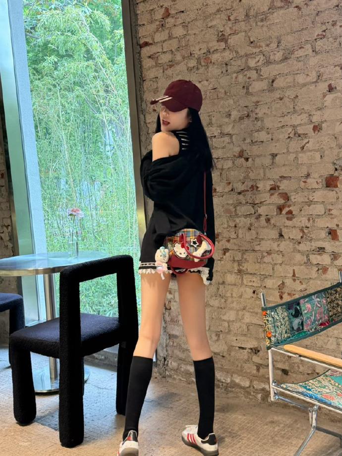 司晓迪最近又一次搅动了整个网络，这次掀出来的水花比以往都要大。其实她的名字，