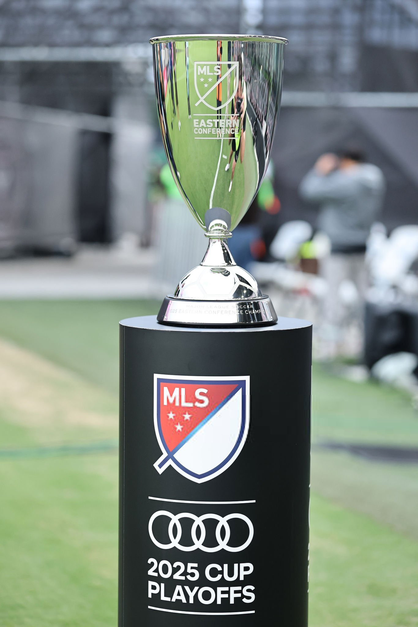 随着主裁判一声哨响，美职联季后赛东部决赛迈阿密国际vs纽约城正式开始！加油！！