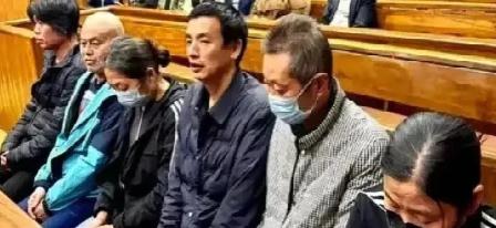 看到这七个中国人在南非的所作所为，真的很震惊！七个中国人在南非开羽绒被套工厂，竟