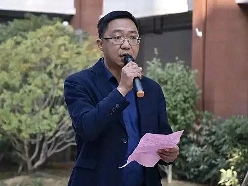江西南昌八一乡的章云上了热搜，章云长期在基层工作，在南昌县八一乡当过不少重要