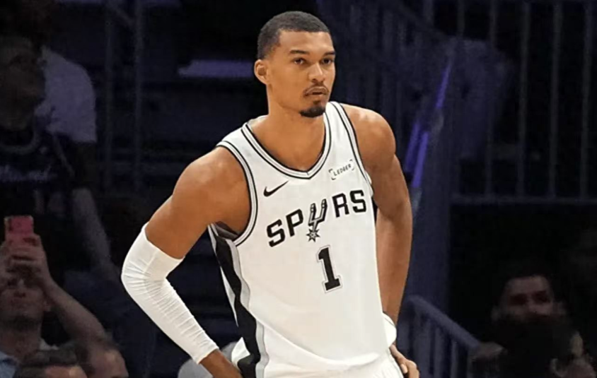 有没有感觉文班一点都不低调现在看文班的发言，感觉他挺高调的。刚开始MVP