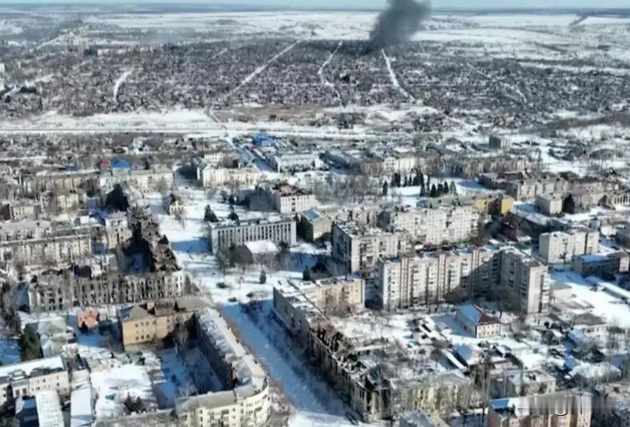 巷战最为惨烈的地方一个叫斯大林格勒，这个地方耗尽了德军东线进攻力量的精锐，还有一