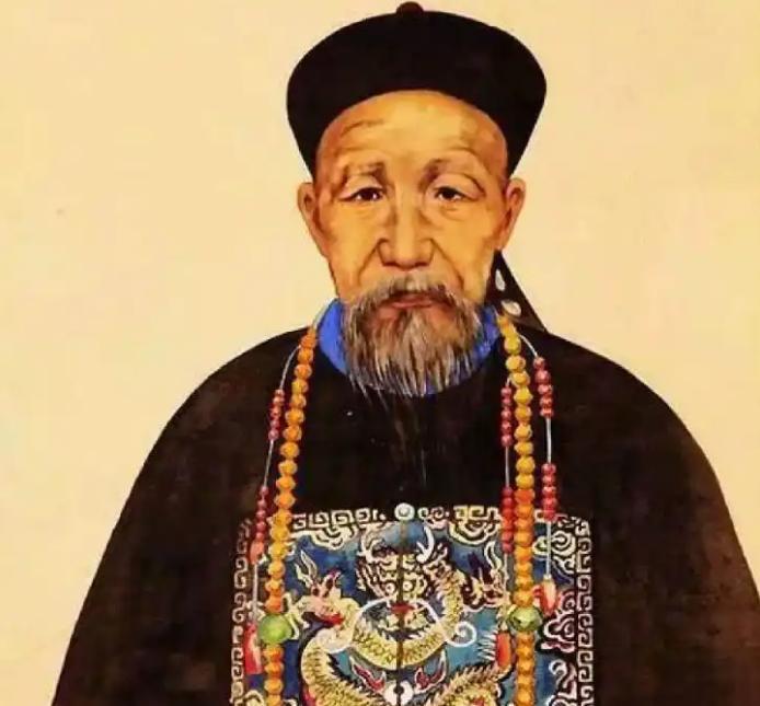 1833年，曾国藩结婚当天，新娘悔婚逃跑了，迎亲队伍扫兴而归，媒人觉得愧对曾家，