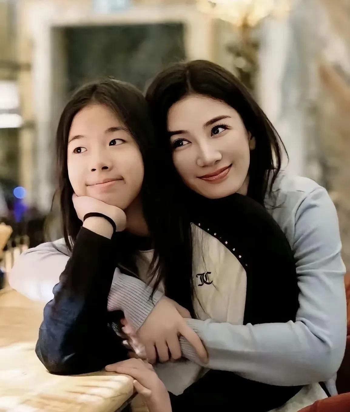 因为小沈阳女儿去韩国做练习生这孩子也闹着要去不惯着！黄奕直接告诉她：你长得