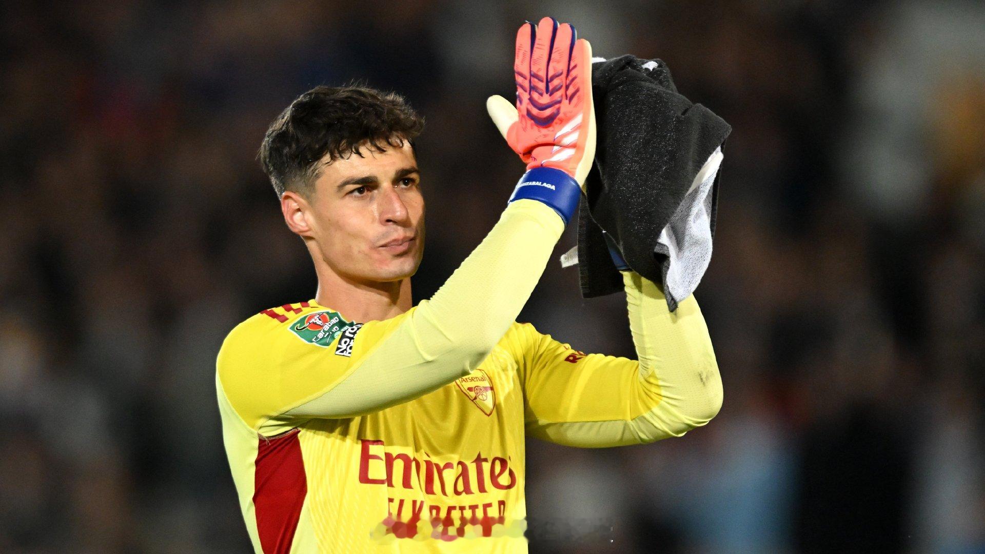 阿森纳名宿李·迪克森表示：他对凯帕今夏选择加盟阿森纳表示费解，他在阿森纳根本不会