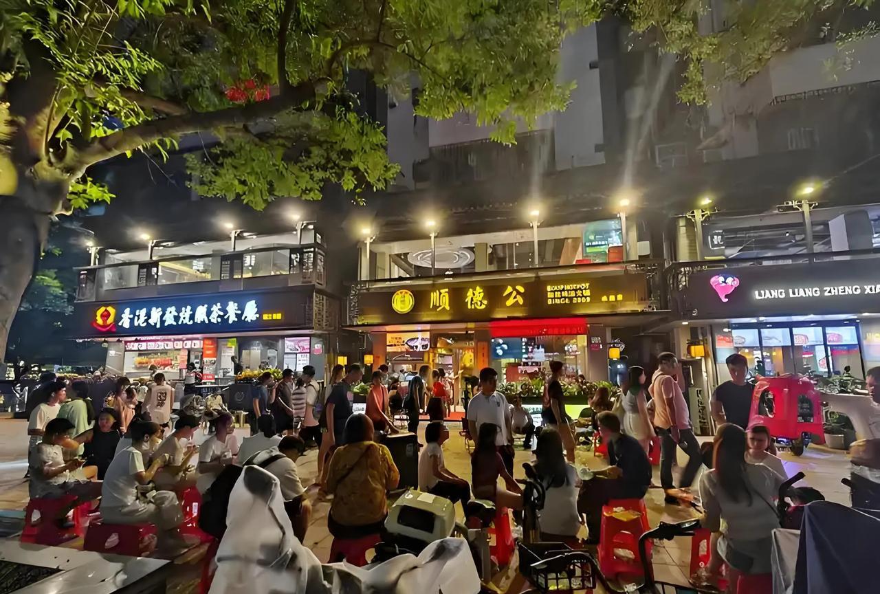 深圳个体小店起码70%是没交社保，这个我亲身交流过得到的数据。对于开店来说，人工