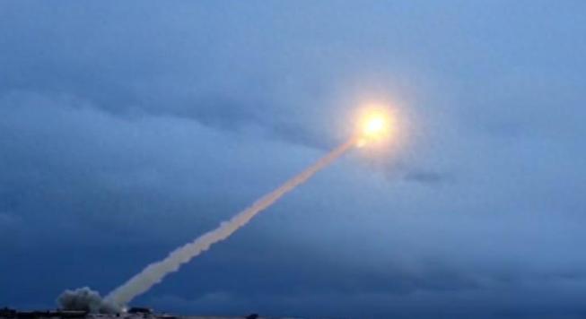 全球网友最近都在聊一件大事,俄罗斯那枚传得神乎其神的“海燕”核动力导弹,真的试射