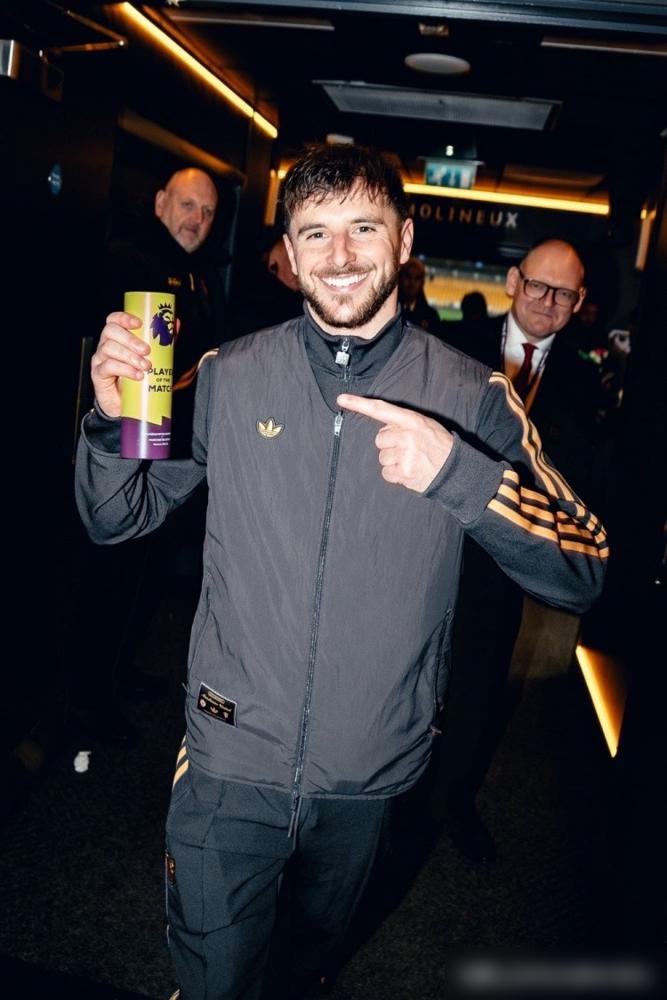 阿莫林无法解决习惯性“划水”问题，芒特踢出世界级表现为中场打样！一，4，1大