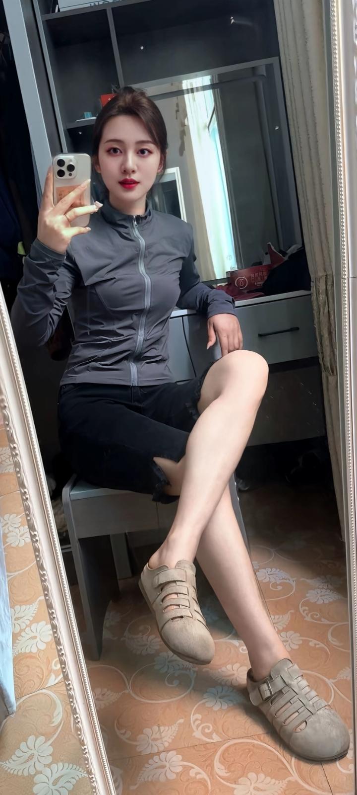 冬日生活打卡季你用温柔裹住了我的所有不安，用坚定给了我奔赴未来的勇气，从此，我的