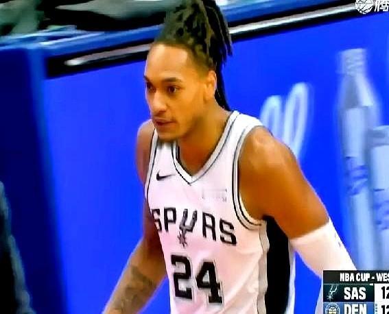 逆转掘金，证明了马刺完全具备了成为强队的条件了。这场胜利含金量十足，面对卫冕