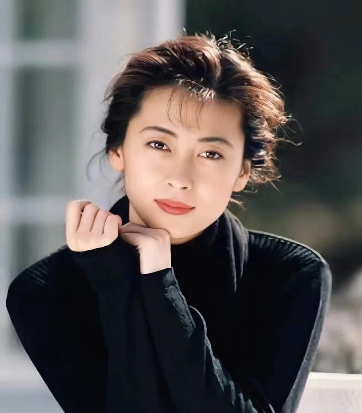 中山美穗儿子拒绝继承遗产，并非清高，而是继承不起。这位享誉日本的著名演员