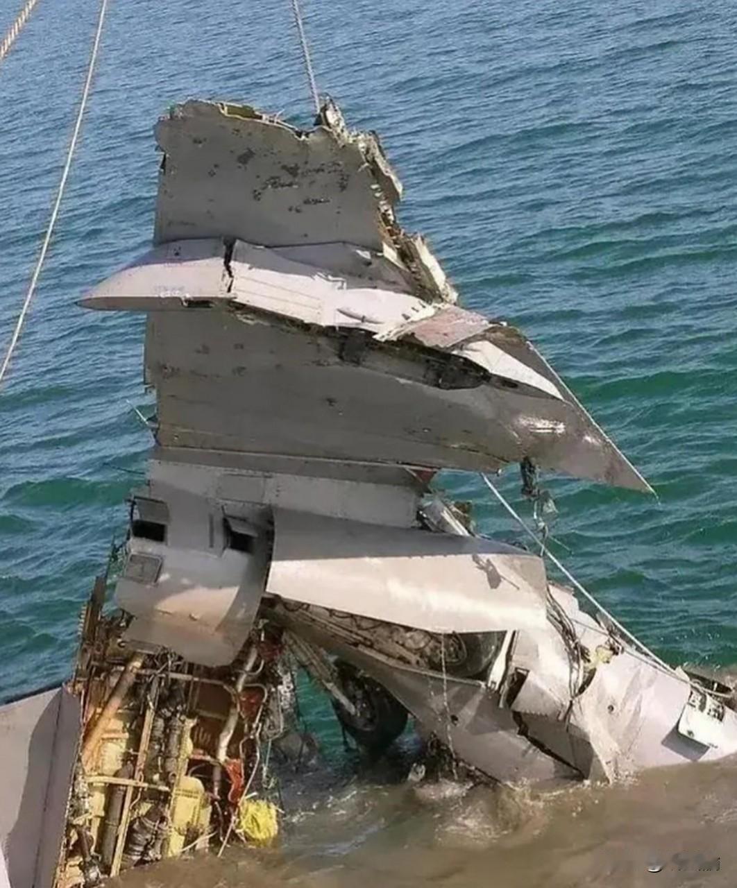 11月24号，美军驻韩国群山基地的一架MQ-9“死神”无人机，在黄海执行任务时突