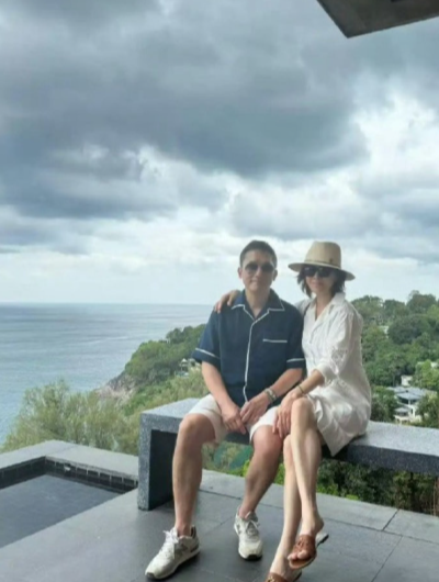 刘嘉玲晒全家福，侄子或继承她10亿财产，梁朝伟外甥女也是继承人！​​​