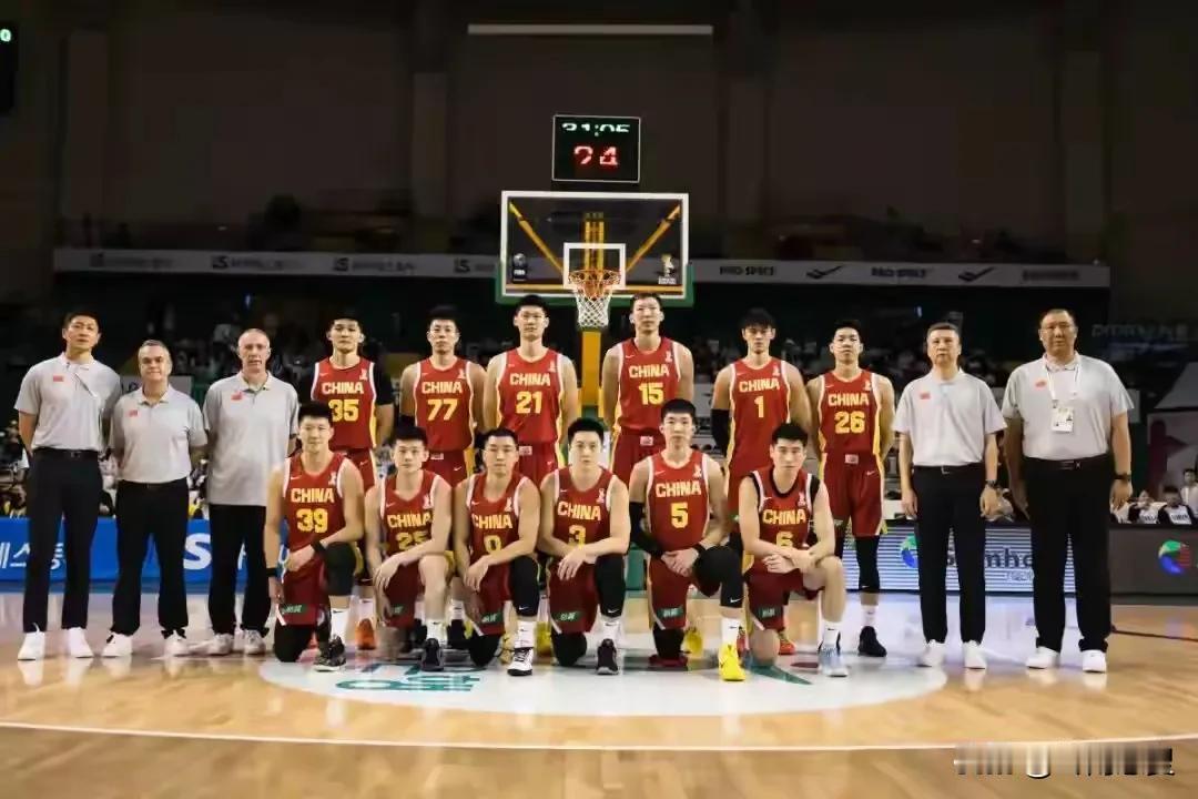 中国男篮世预赛下两场能否赢球，关键是赵继伟。赵继伟千万不能受伤。如果赵继伟一旦
