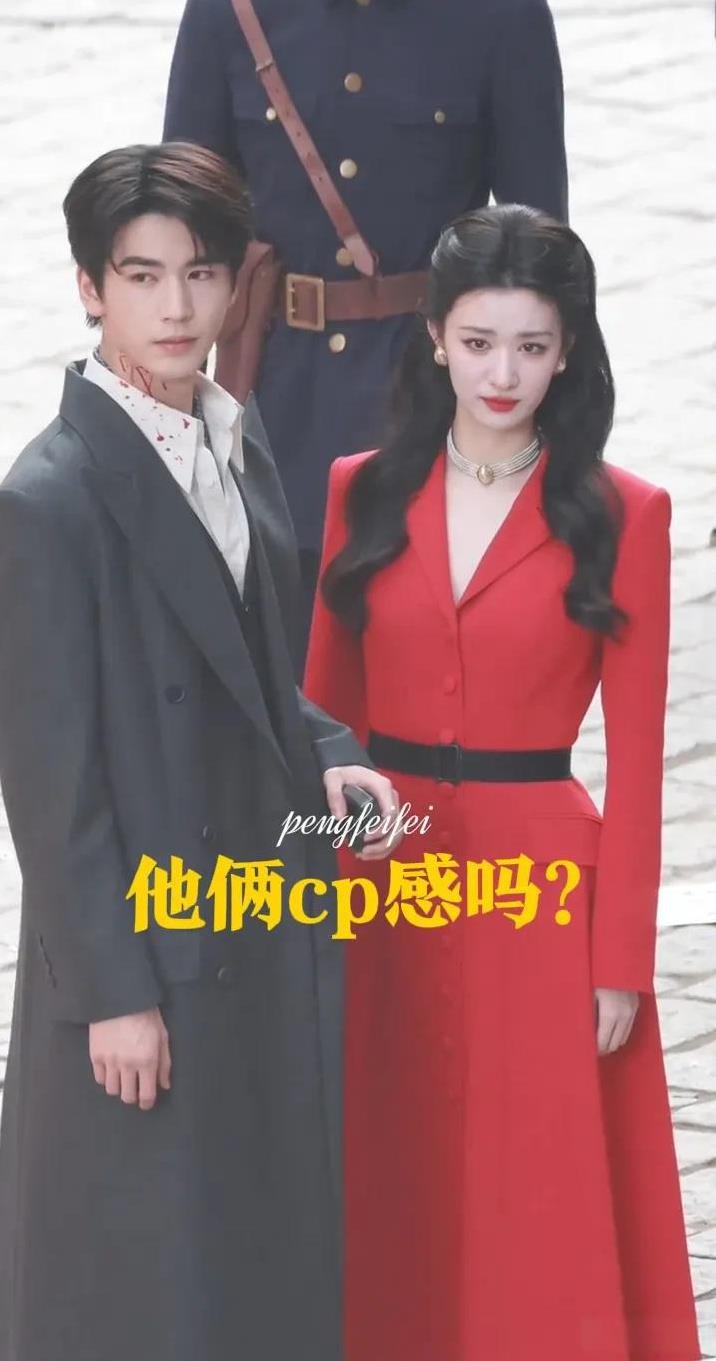 张凌赫王楚然小妈和继子的既视感[无奈吐舌]这样搭配看起来，女主没有那么年轻的感觉