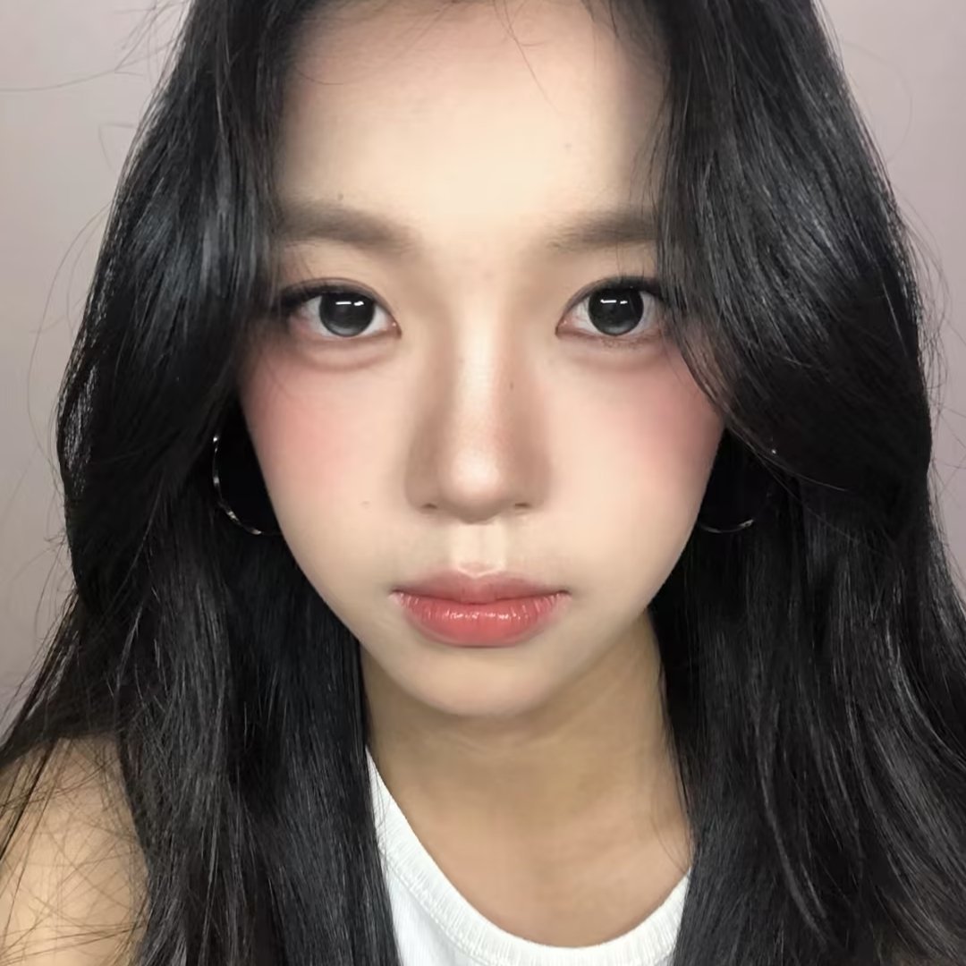 黑长直蜜桃团状腮红，纯欲白开水嫩妹妆黑长直蜜桃团状腮红|纯欲白开水嫩妹妆顺直蓬松