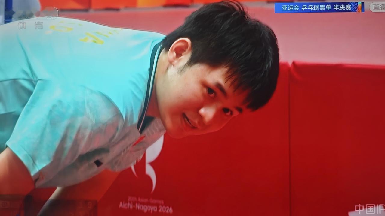 恭喜林诗栋4-3战胜台林闯进男单决赛！这场比赛赢得太不容易了，台林先拿下两局取