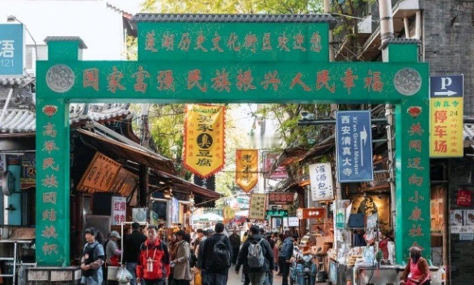 华人、华侨、华裔，三者的区别；一、华人：在中国出生，国籍加入了外国国籍，已经不是