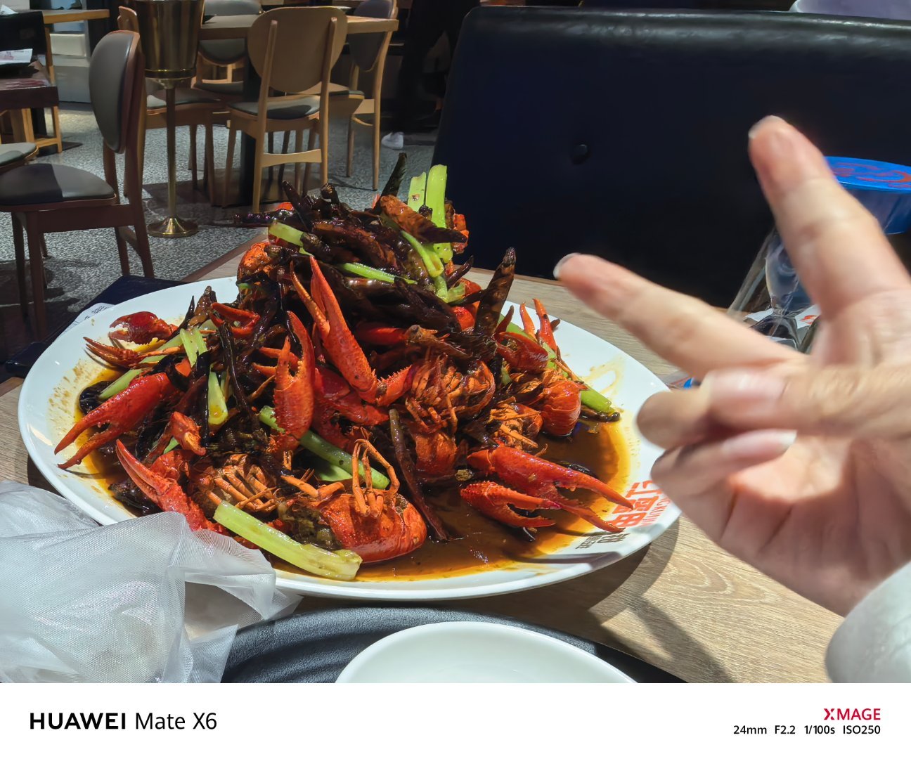 有的人天天吃天天吃小龙虾上辈子就是龙虾克星吧说好了最后一顿原来是今天最后一顿夜宵