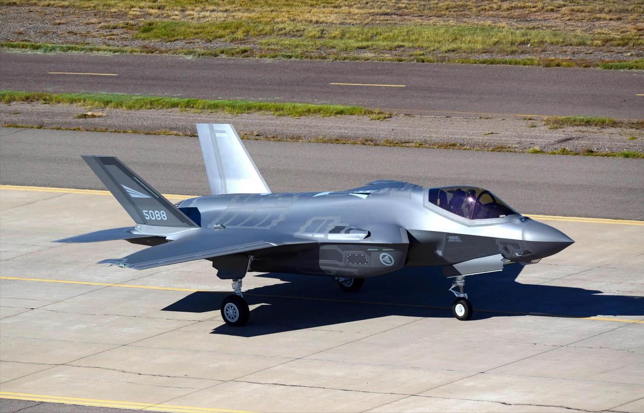 美军神话彻底破碎！伊朗证实第一个击落F-35，美军42架战机打水漂，290亿砸