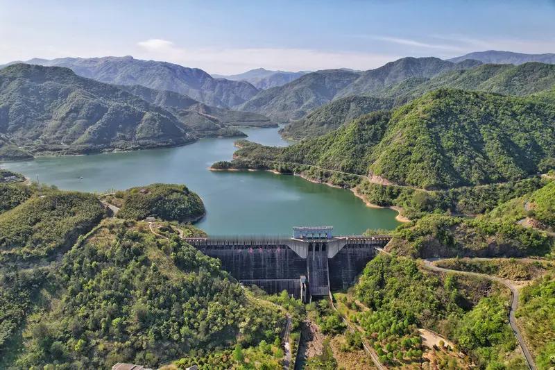 在县城，按含金量来说，职称和级别对应关系，应该是副高小于副科，正高约等于副科。