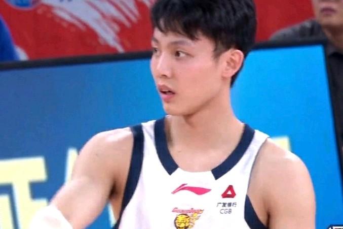 广东东阳光输的心服口服！！！杜峰指导真的郁闷坏了，真的是一点办法都没有，面对