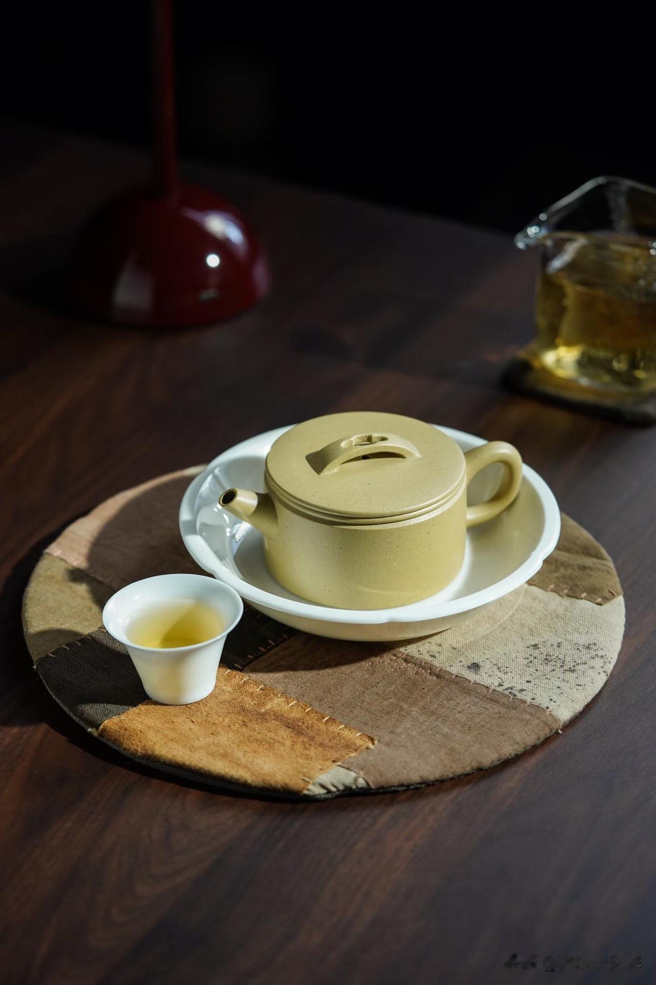 紫砂壶单壶好还是套组好？先想清楚这几点前两天有位壶友在后台留言，说他看中了一套