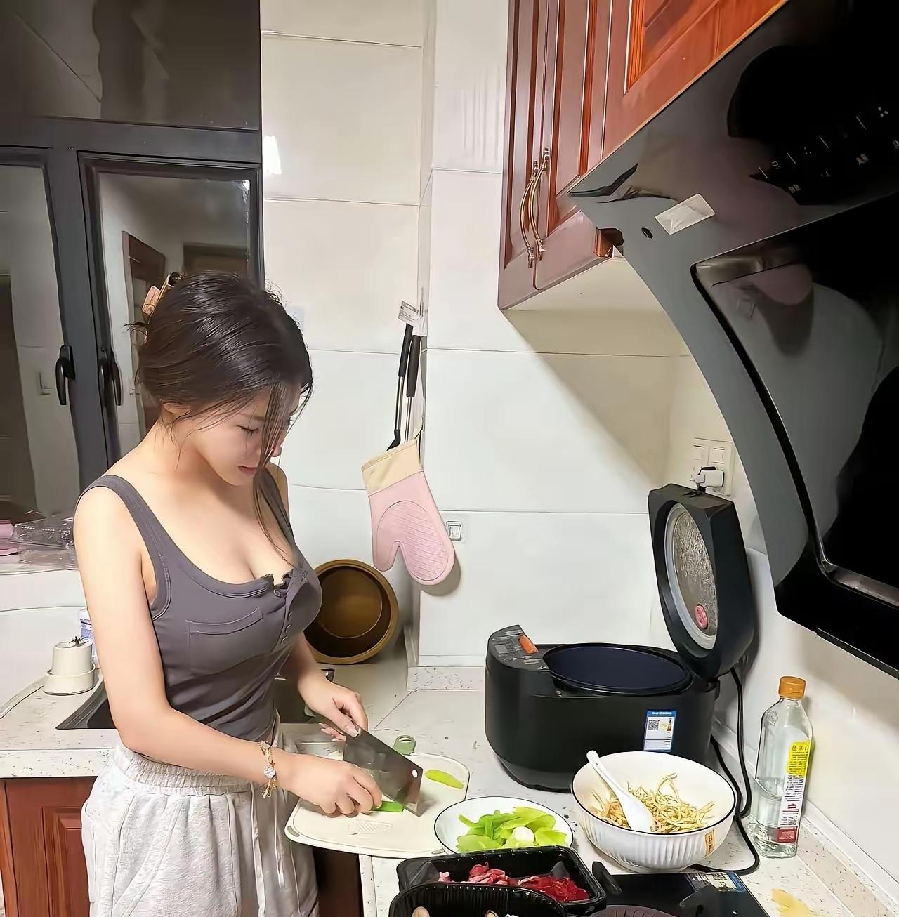 搬出来住后，我终于活成了自己想要的样子结婚三年，和公婆同住的日子里，我好像