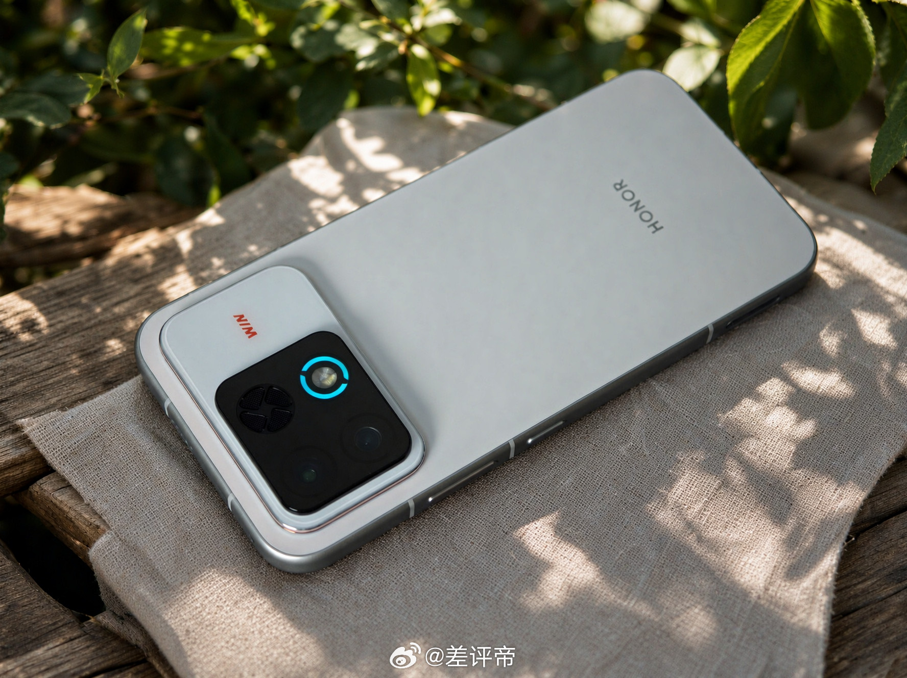 荣耀WIN2随手拍，这一代颜值大家给打几分？荣耀WIN2发布会荣耀WIN2系