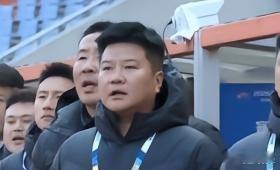 李金羽卸任辽宁铁人总经理兼主帅一职，并非单纯的人事变动，而是中国职业足球俱乐部运