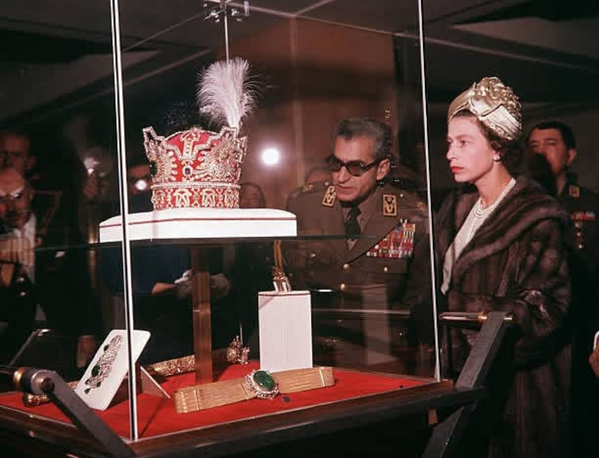 【来自投稿】1961年英国女王和丈夫菲利普亲王访问伊朗，这是女王夫妻为期两个月