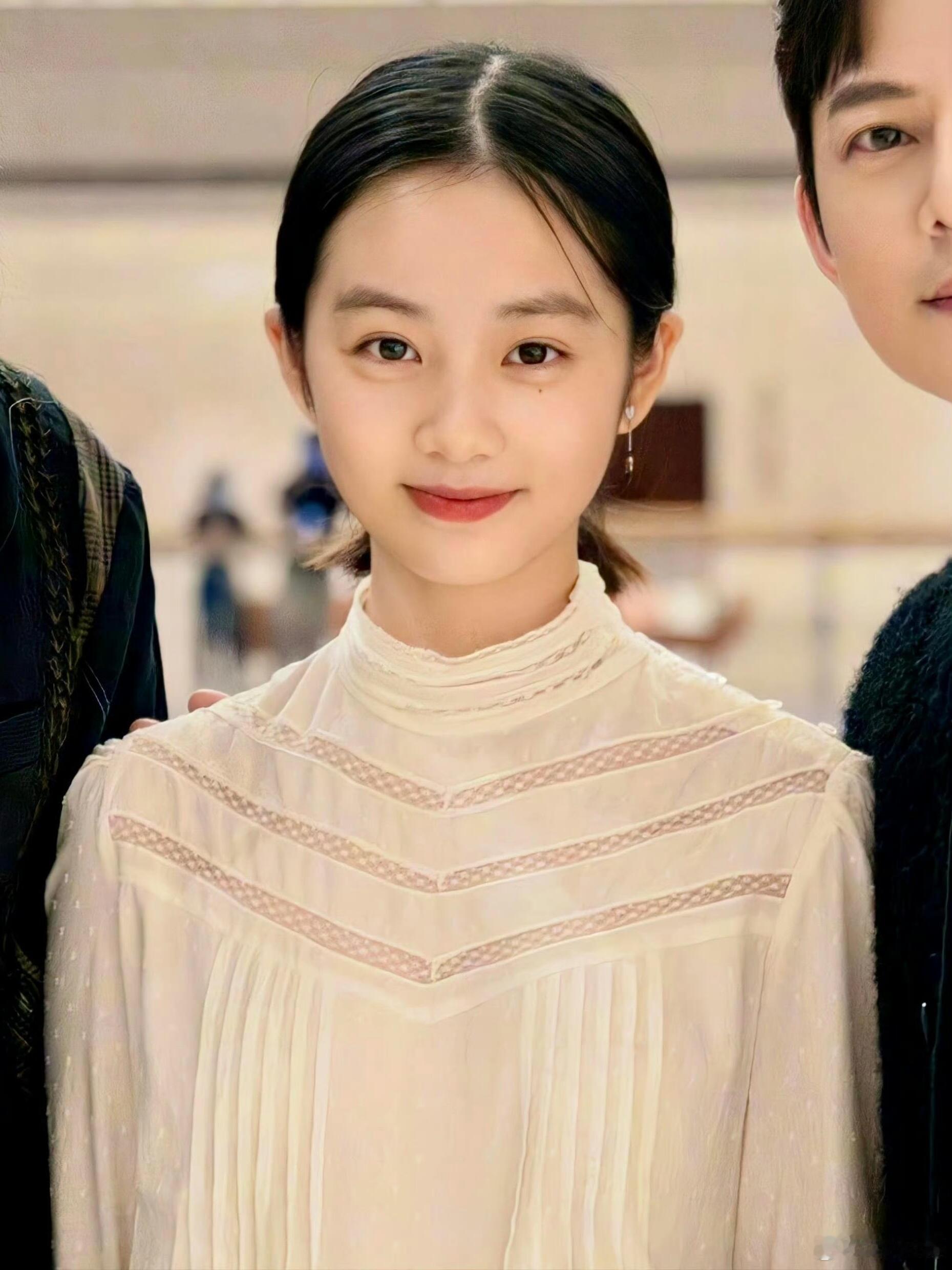 黄多多好漂亮她真的和妈妈好像啊，气质和神态都很像。​​​