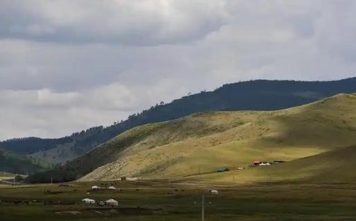 现在看来，不让蒙古国借道是对的！蒙现在很痛苦很难受，因为没有陆路和出海口。它想过