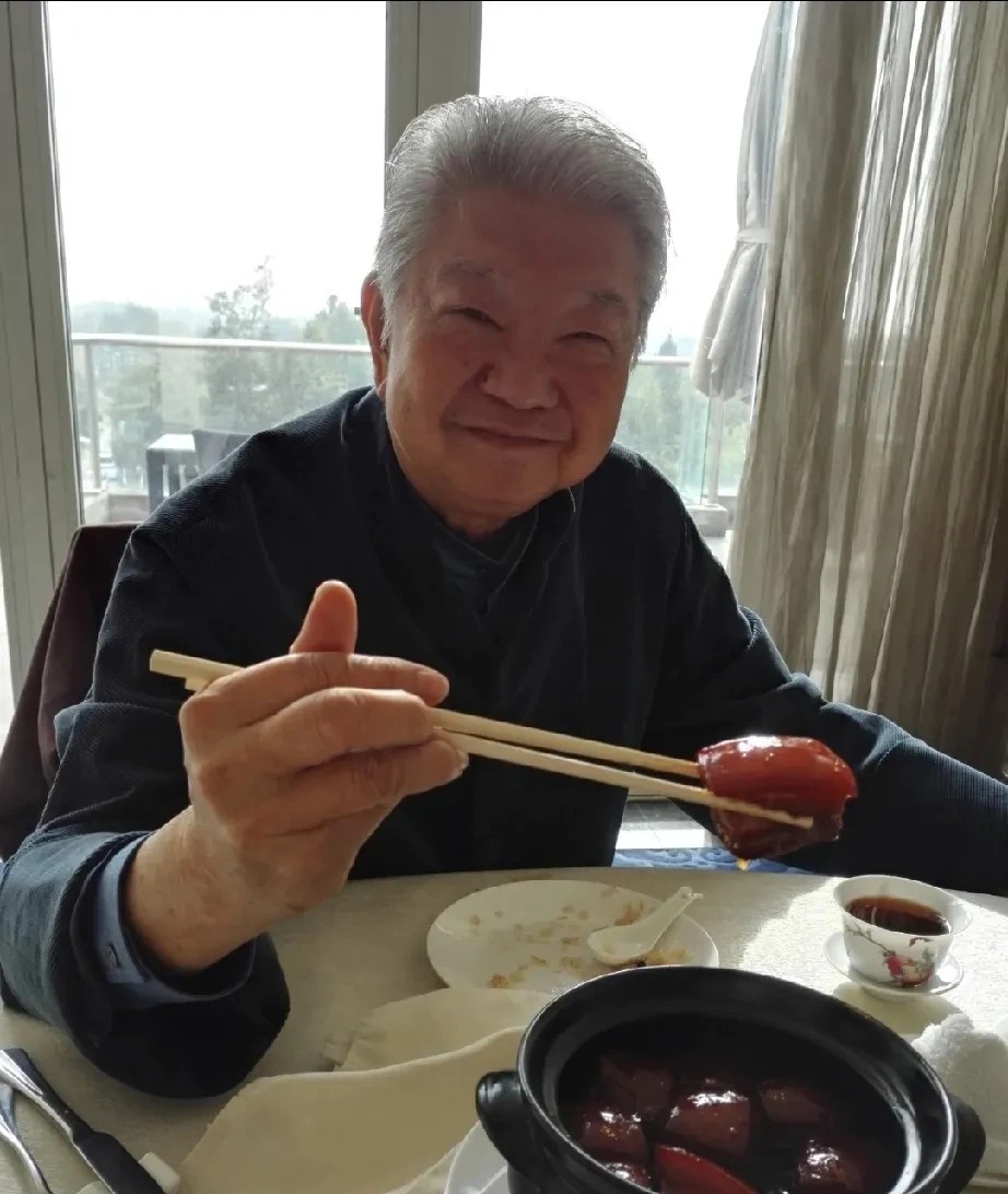 蔡澜的姐姐说，我弟弟临走前，亲口说了，83岁的蔡澜在病榻上，最后清醒时说：“
