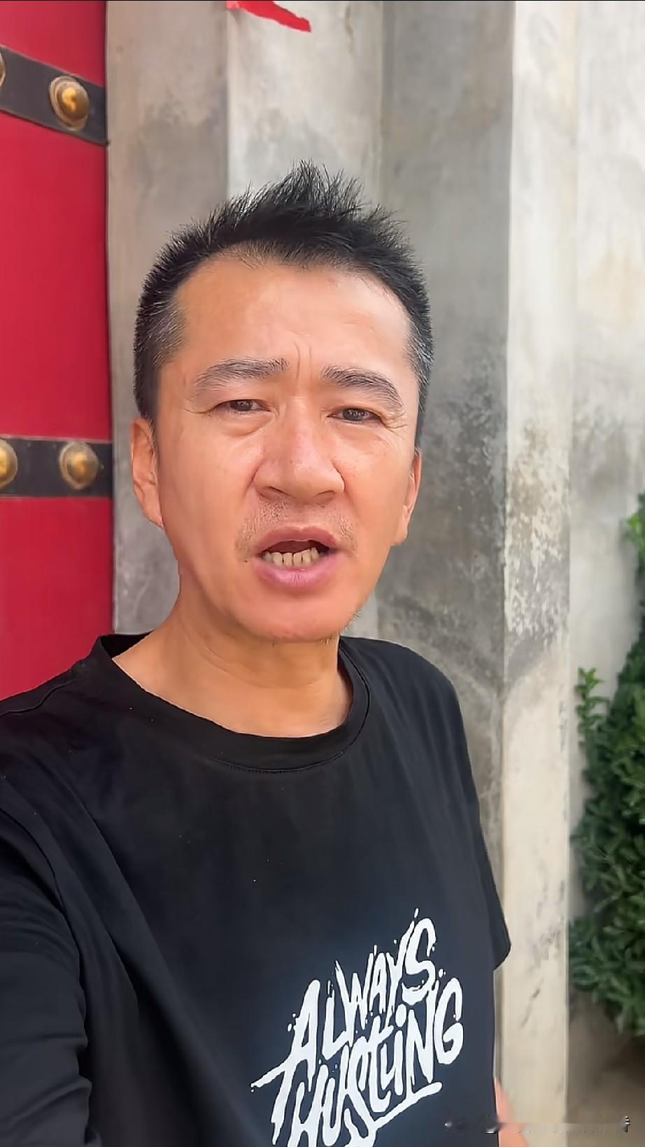 运城籍演员李嘉明的又一部短剧即将开拍，这几日正紧锣密鼓地进行寻找外景的工作，首个