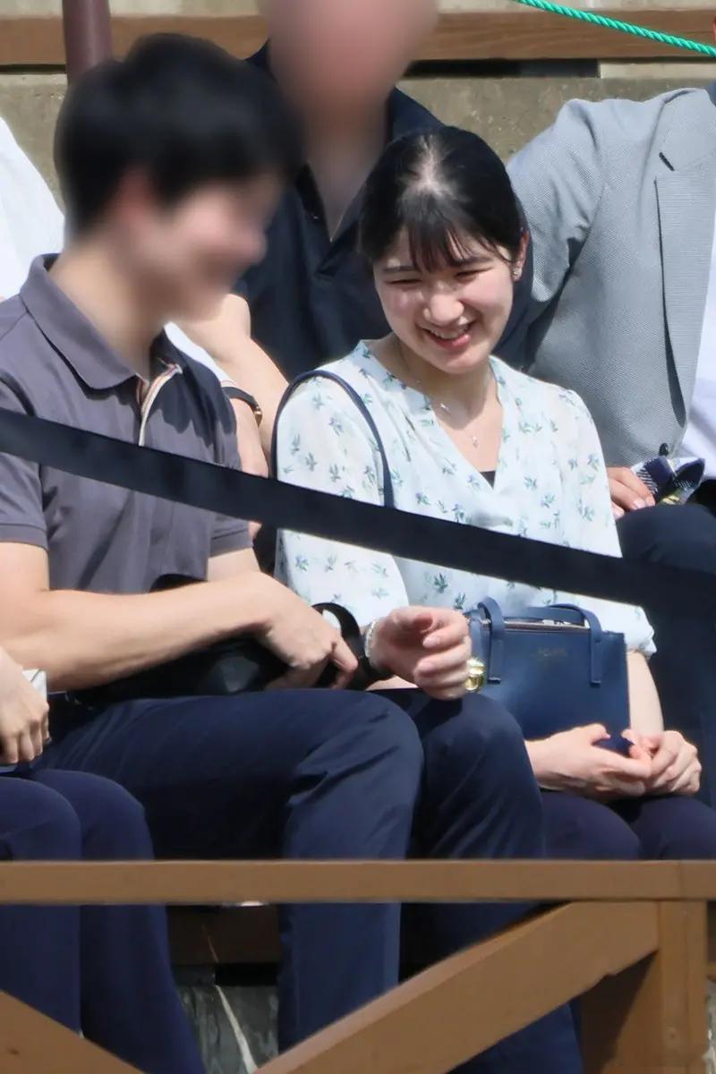 日本皇室爱子内亲王和疑似男友被曝光谈恋爱世界各国王室真的假的？为啥要把男生的脸
