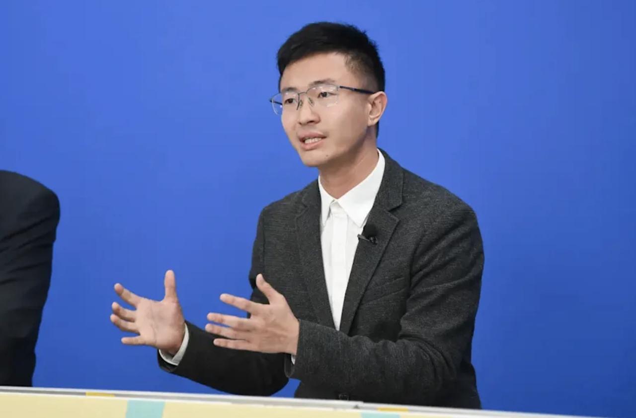 侯汉廷遭起诉！放话"这是勋章"！邱毅怒轰国民党：还在温良恭俭让？民进党政治追