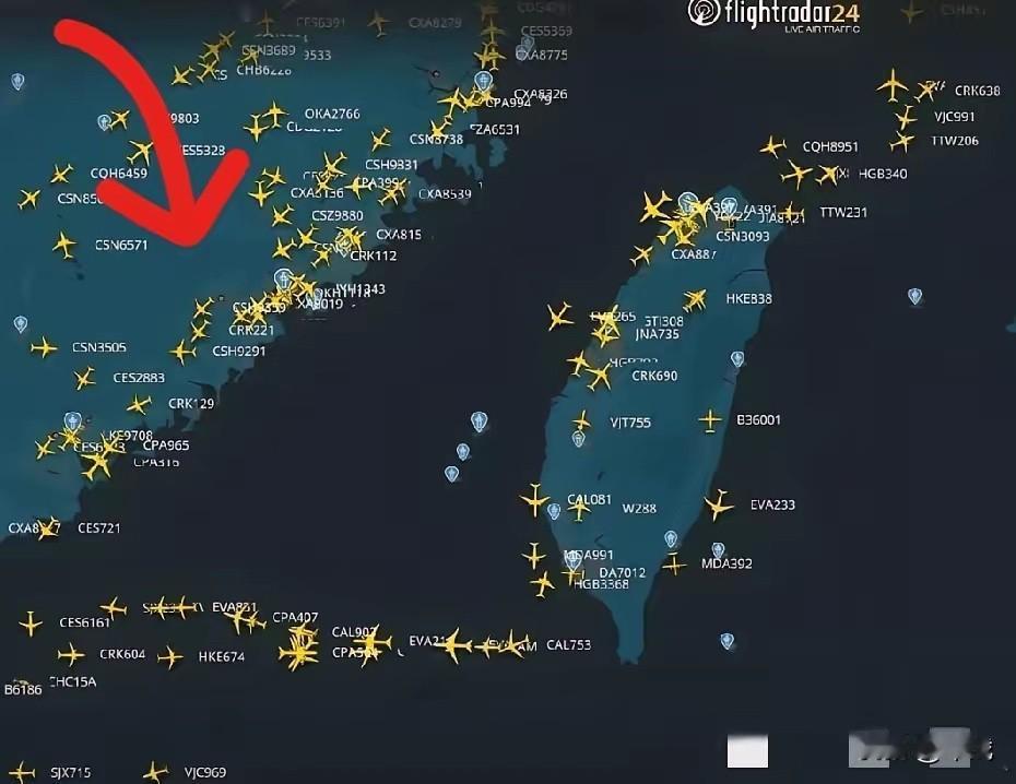 摊牌了！中方防空识别区划界全线前移，解放军首次在台岛东侧锁定美军战略轰炸机路径，